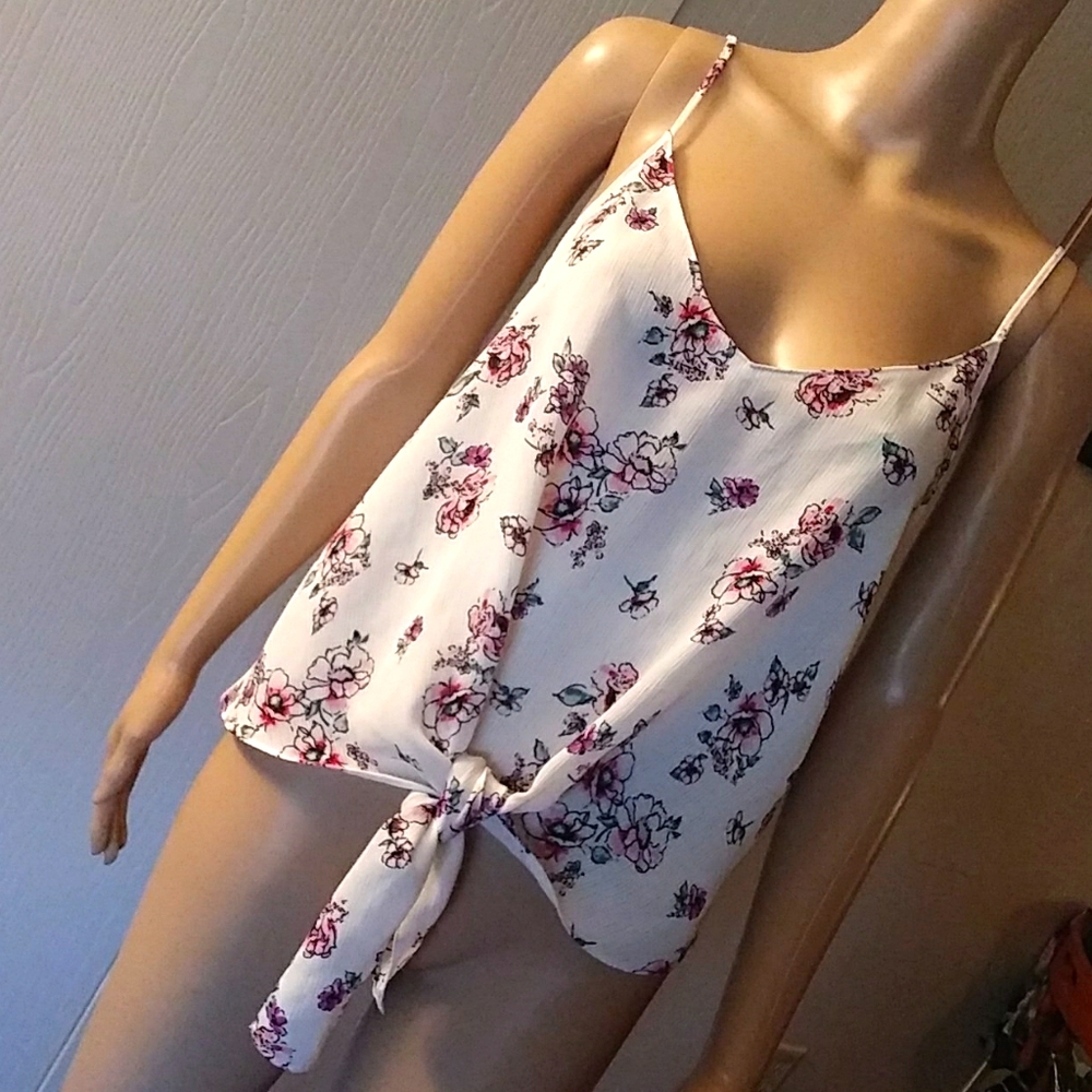 🎈3/$15 Lush floral tie tank top